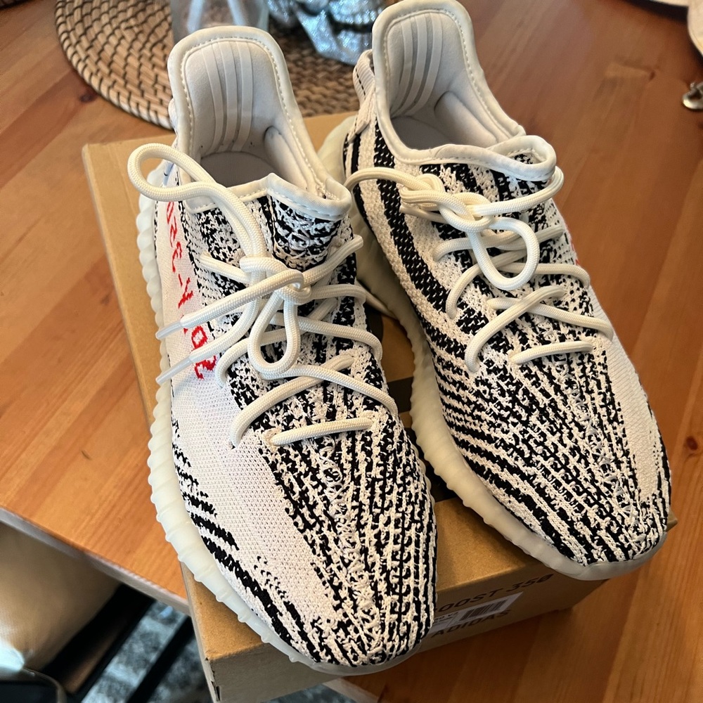 Yeezy 350 zebra
